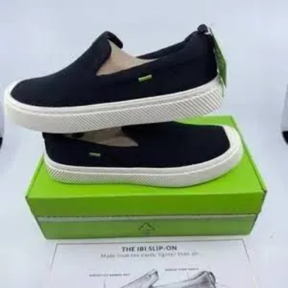 Cariuma Knit Slip on